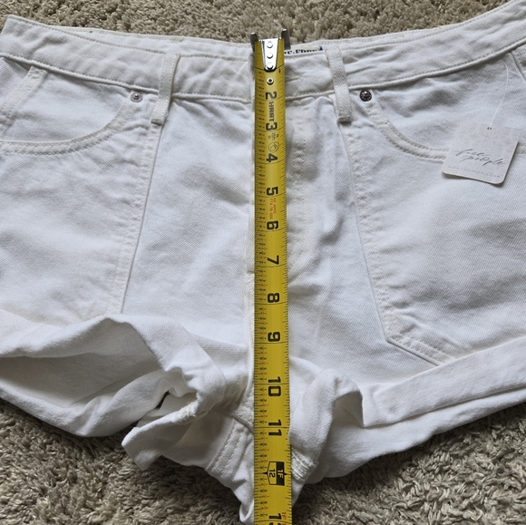 We The Free beginners luck low rise slouch shorts white denim womens 31 - Picture 11 of 12
